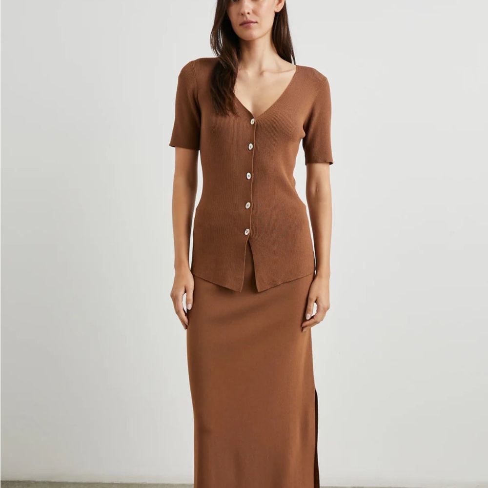 Rails Brown Ribbed Button-Front V-Neck Top - Picture 3 of 4